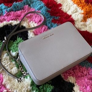 Micheal Kors Jet set large crossbody